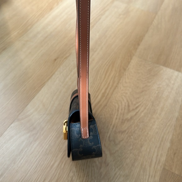 CELINE Tabou Clutch on strap in Triomphe canvas and Calfskin Tan - Picture 7 of 13